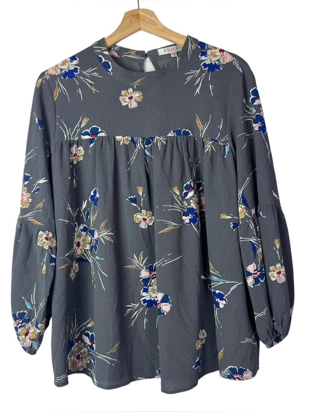 Boutique Joy Joy Gray Floral Long Sleeve Top S